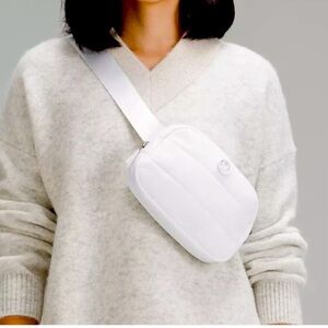 NWT Lululemon Everywhere Belt Bag White Wunder Puff OS